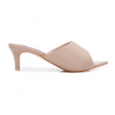 Attractive pointed-toe...