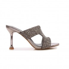 Chic shiny low-heeled...