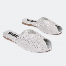 FX2445 Slipper with a small...