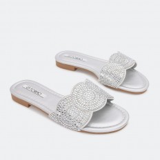 Flat slippers with elegant...