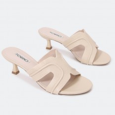 Small heel leather sandals...