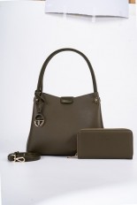 AA012401076 Leather bag...