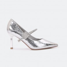 H7Q132 Women's shoes with a...