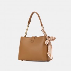 AA012405060 A bag with...