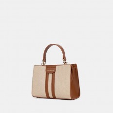 AA012405180 A bag with...