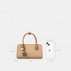 AA012503191 A luxurious bag...
