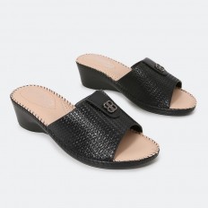 C319 Medical slippers...