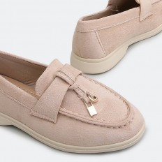 Comfy stylish girls' shoes...