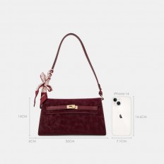 GS012503242 luxurious...