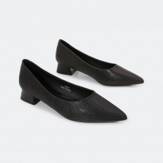 H5Q52 Shoes with a...