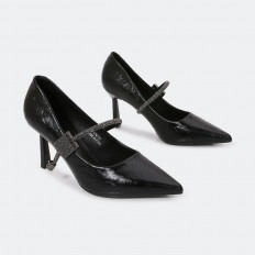 H7Q132 Women's shoes with a...