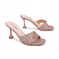 Stylish heeled evening...