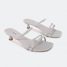Attractive small heel...