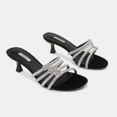 Attractive small heel...