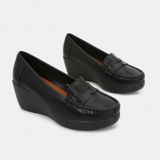 medium-height heeld mules...
