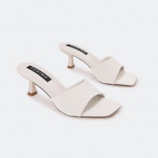QXQ1673 Stylish slippers...