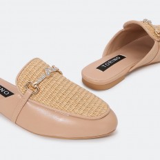 ZXB2 Flat slippers it has a...