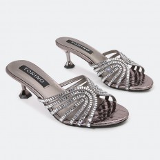 Chic and modern heel...