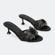 ZXQ1912 Heels adorned with...