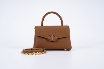 AA012401061 A small bag...