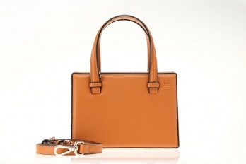 GD012307008 A bag with an...