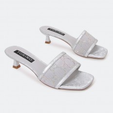 HXQG18 Slippers a small...