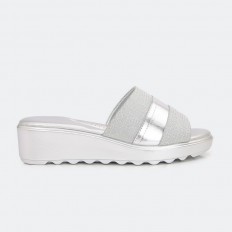 slipper with comfort design