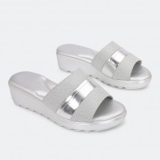 slipper with comfort design