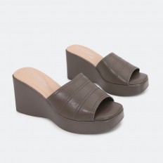 WOMENS SLIPPER WITH HEEL...