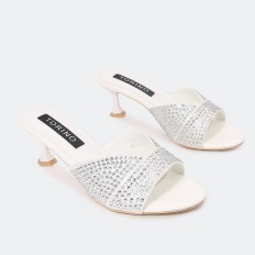 Slippers with attractive...