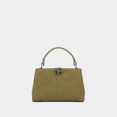 AA012405082 A luxurious bag...