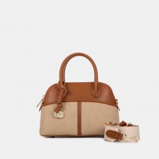 AA012502020 a stylish bag...