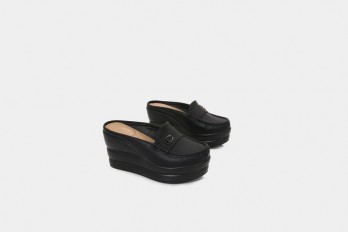 ON194 Closed-toe wedge heel...