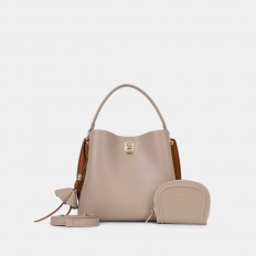 AA012505188 Luxurious...