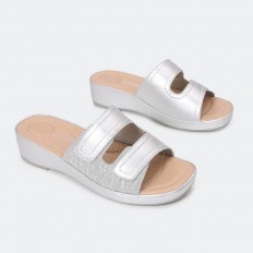 Medical slippers with small...