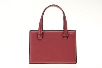 GD012307008 A bag with an...