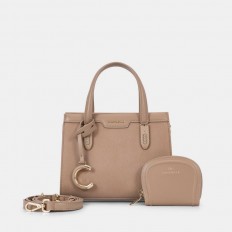 AA012506113 Luxurious and...