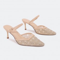 QXQB28 closed toe heeled...