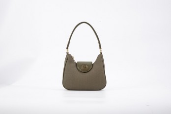 AA012404118 A small bag...