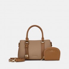 AA012504036  حقيبة بتصميم...