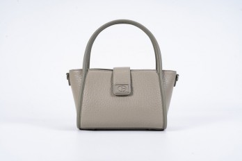 AA012404085 Distinctive...