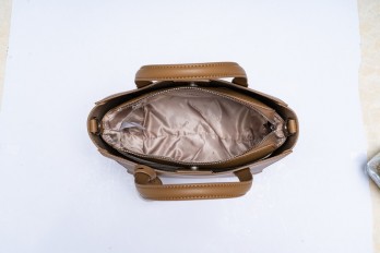 AA012405085  bag of Faux...