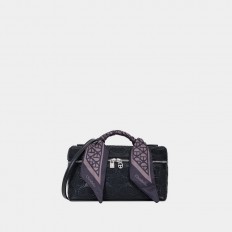 AA012412071 Small, stylish,...