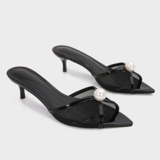 QXQ2167 Heeled shoes with a...