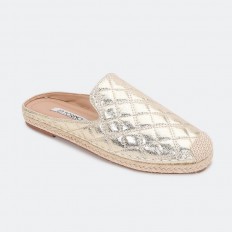 Flat slippers with closed toe