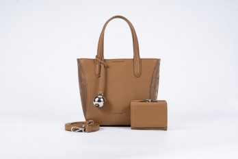 AA012405085 حقيبة من الجلد...