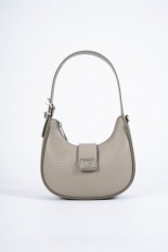 AA012404086 A stylish bag...