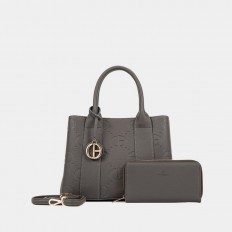 AA012401002 A stylish bag...