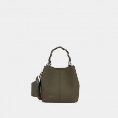 AA012412176 A stylish bag...