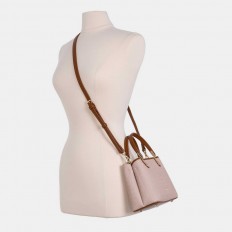 AA012502041 A classic bag...